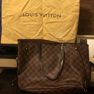 Louis Vuitton Neverfull MM bag